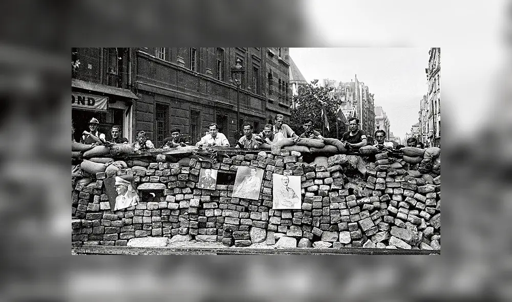 Barricada. Fuerzas del Interior de Francia (FFI) en París.