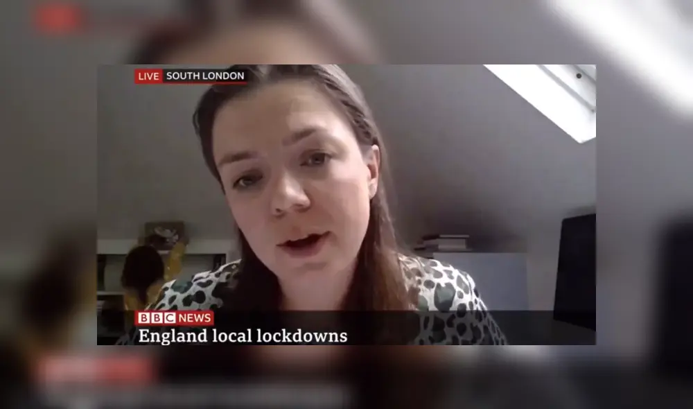 Una niña interrumpió a su madre mientras daba una entrevista para un noticiero. Foto: Facebook