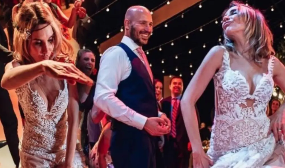 Juliana Oxenford comparte fotos inéditas de su matrimonio en Instagram Juliana Oxenford comparte fotos inéditas de su matrimonio en Instagram