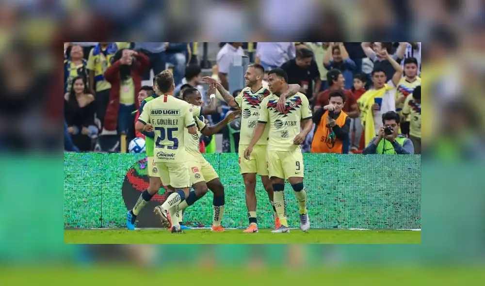 Guillermo Ochoa intenta motivar a sus compañeros rememorando históricas finales del América. Foto: Imago7. Guillermo Ochoa intenta motivar a sus compañeros rememorando históricas finales del América. Foto: Imago7.