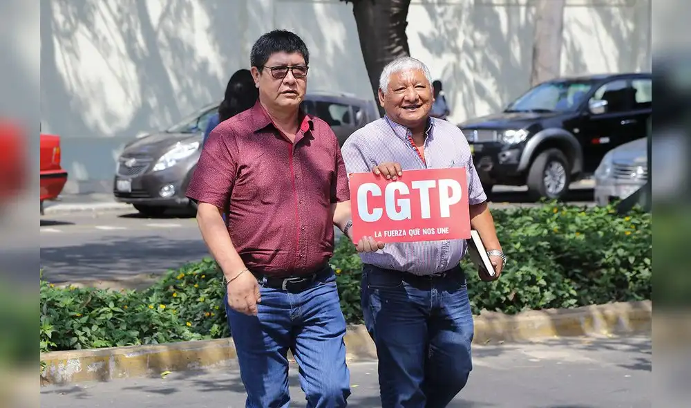 Plantón en solidaridad a IDL por arremetida fujimorista [FOTOS]