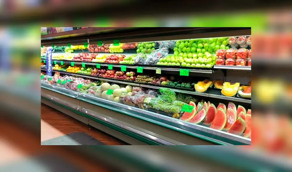 Coronavirus: mujer tose sobre productos en supermercado y gerente de la tienda los desecha [FOTOS]