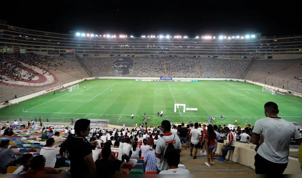 Universitario: sujetos ingresaron a la fuerza al Estadio Monumental. Universitario: sujetos ingresaron a la fuerza al Estadio Monumental.