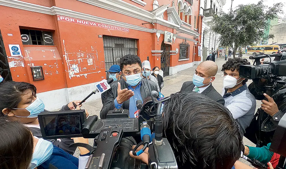 Malas formas. Congresista oficialista Guillermo Bermejo ha tenido varias veces un discurso agresivo con los periodistas. Foto: Jéssica Merino/La República