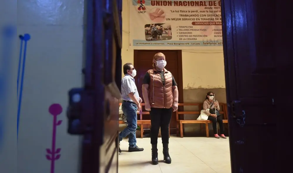Masajista Gina García en el local de la Unión Nacional de Ciegos. Fotografía: Melissa Merino Masajista Gina García en el local de la Unión Nacional de Ciegos. Fotografía: Melissa Merino