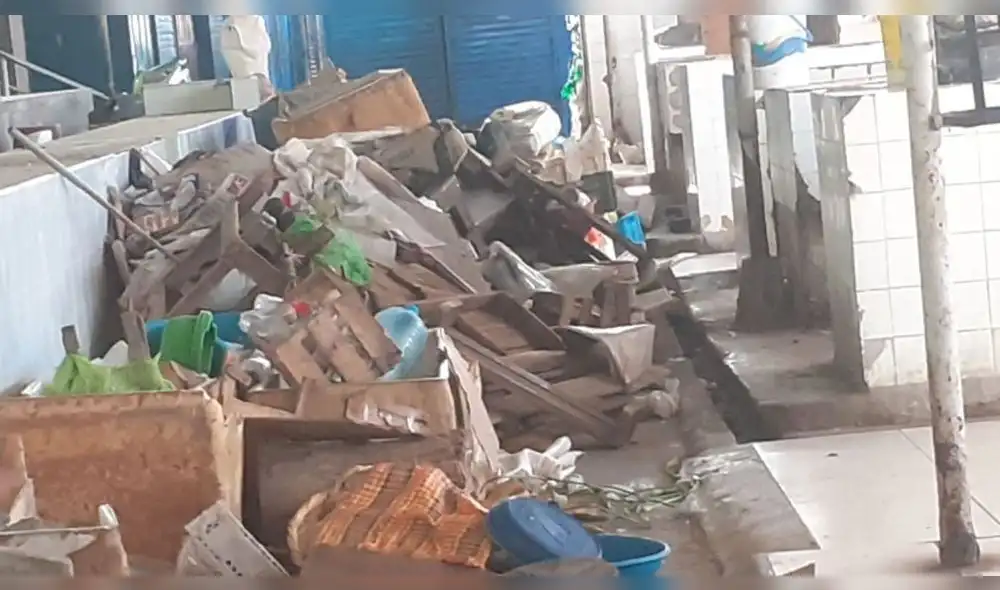 El mercado Modelo lleno de basura y desechos. El mercado Modelo lleno de basura y desechos.