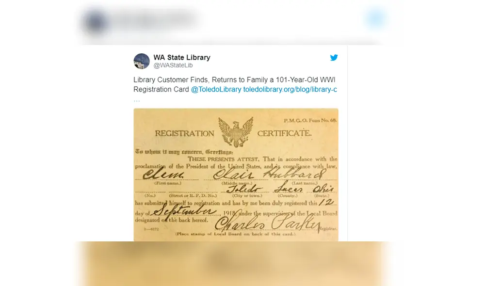 Twitter: Compra una biblia y encuentra curioso objeto histórico dentro [FOTOS]