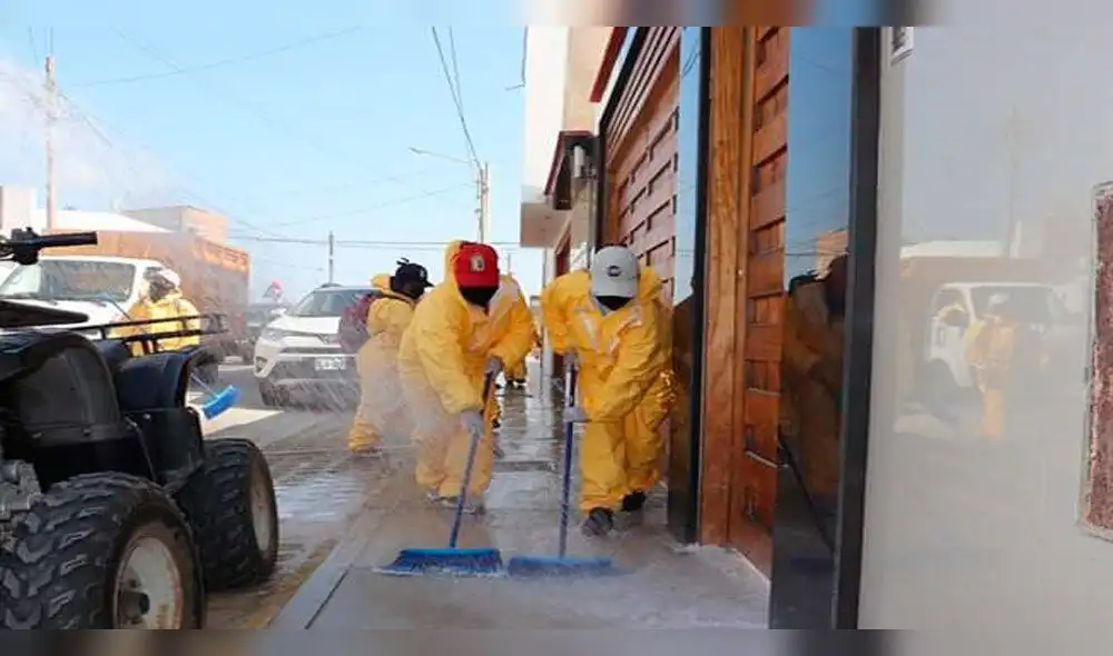 Desinfectan calles de concurrido balneario de Pimentel. Desinfectan calles de concurrido balneario de Pimentel.