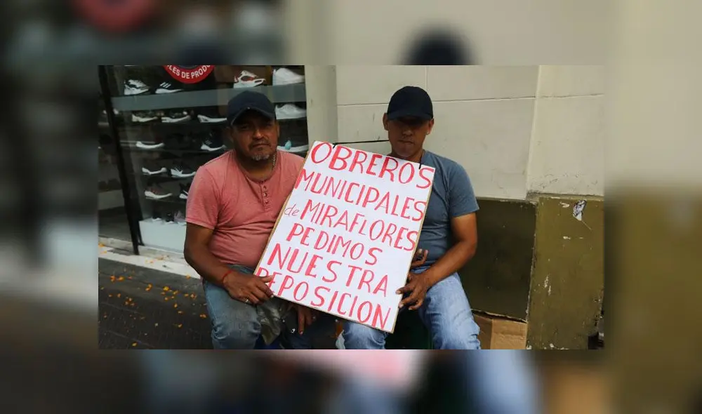 Exigencia. Extrabajadores de la municipalidad de Miraflores afirman que su despido fue injustificado, por lo que piden su reposición inmediata. (Foto: Jorge Cerdán / La República)