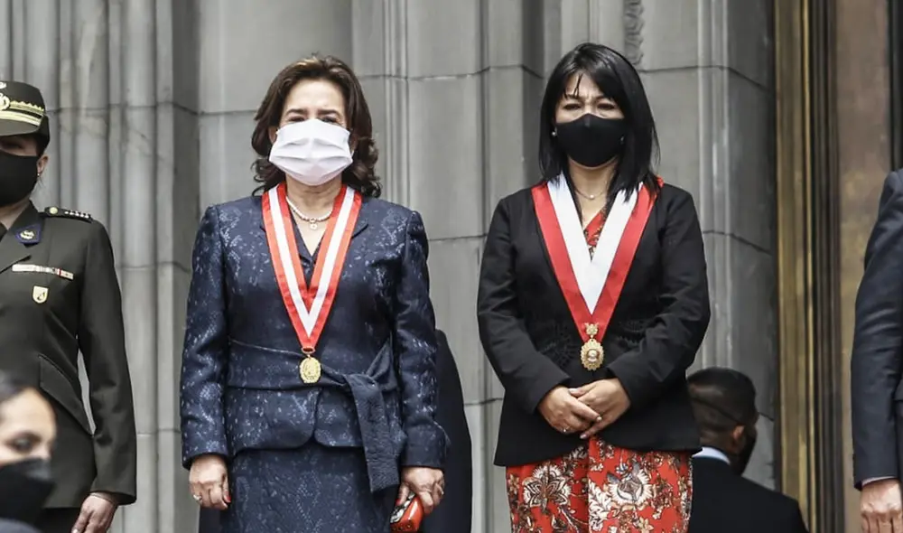 Mirtha Vásquez saludó la designación de Elvia Barrios como primera presidenta del Poder Judicial. Foto: Aldair Mejía/La República