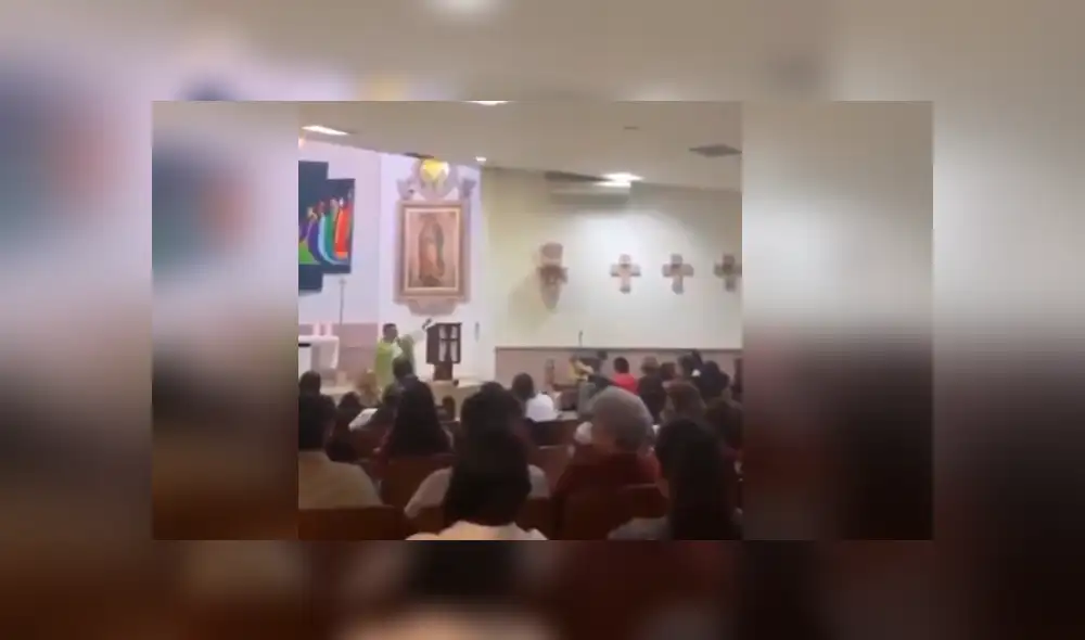 Video es viral en Facebook. El párroco interrumpió la ceremonia para entonar la canción y los asistentes no dudaron en acompañarlo con la letra