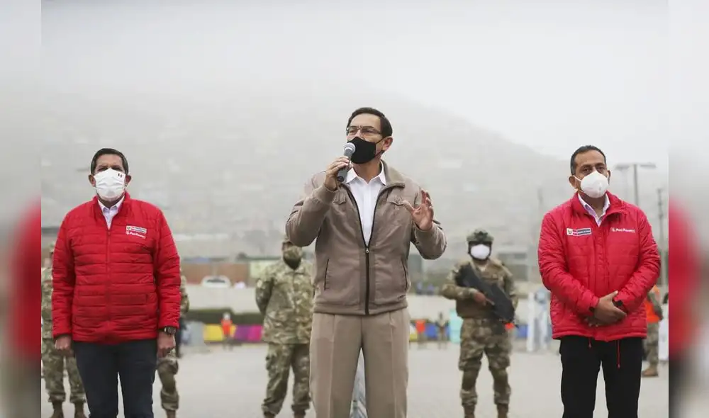 Martín Vizcarra estuvo en Villa María del Triunfo junto a otros ministros, el jefe de las Fuerzas Armadas y el alcalde del distrito. Foto: Presidencia.
