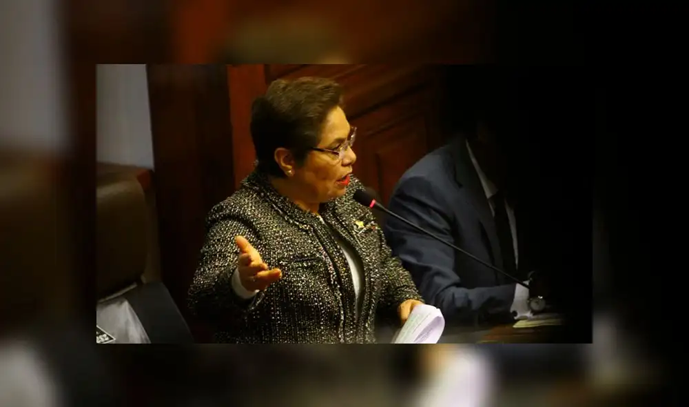 Vía Twitter: Luz Salgado habla de no avalar la corrupción, pero le recuerdan 'vladivideos'