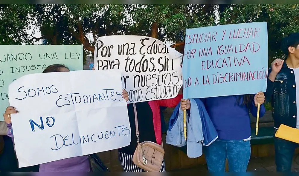 protesta. Estudiantes exigieron reunión con Vizcarra. protesta. Estudiantes exigieron reunión con Vizcarra.