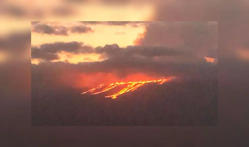 El volcán La Cumbre de la isla Fernandina, en Galápagos, erupcionó el pasado domingo. Foto: Difusión