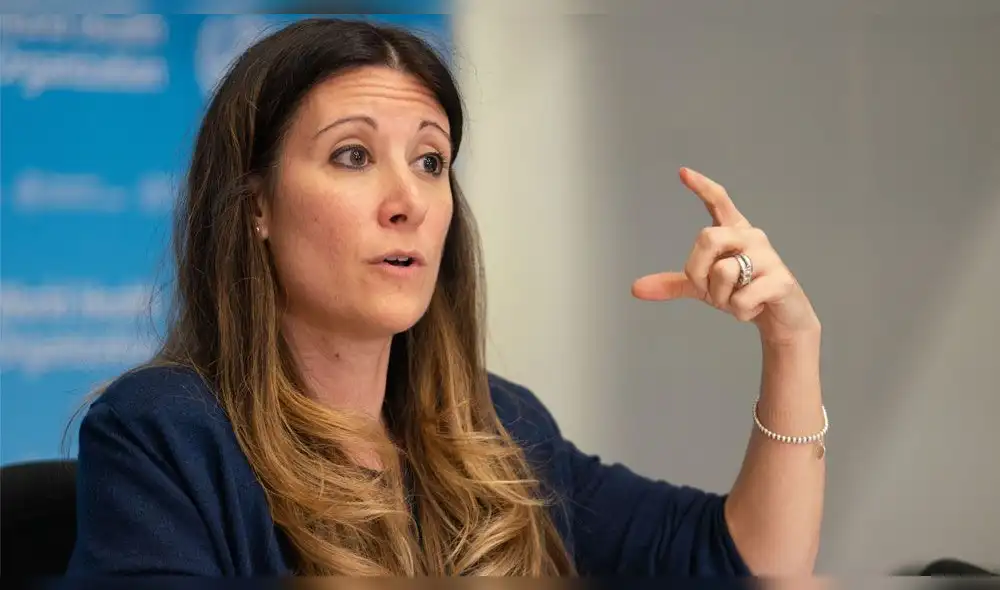 Van Kerkhove es licenciada en ciencias biológicas por la Universidad de Cornell.