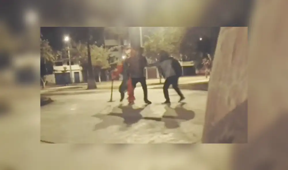 Vía YouTube: Intentaron hacer broma del 'payaso asesino' en Lima, pero todo salió mal