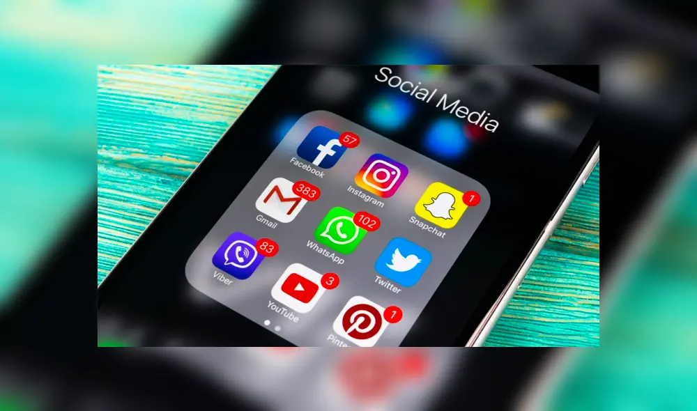 Oscar Montezuma y carmen GardieR nos dieron algunas recomendaciones para mantener nuestras redes sociales más seguras. Oscar Montezuma y carmen GardieR nos dieron algunas recomendaciones para mantener nuestras redes sociales más seguras.