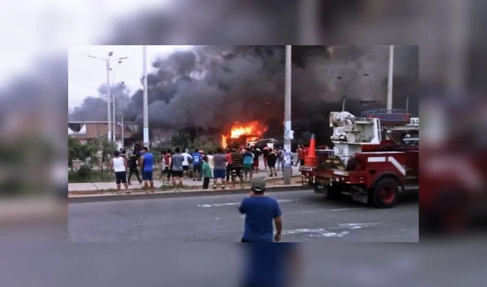 Jefferson Farfán se solidariza con los damnificados del incendio en Villa el Salvador. Jefferson Farfán se solidariza con los damnificados del incendio en Villa el Salvador.