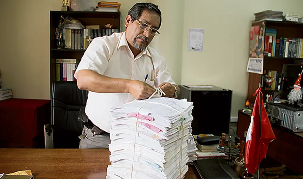 El juez Rolando Gutiérrez no comunicó a las autoridades que había sido abogado defensor del excongresista fujimorista Joaquín Dipas Huamán.