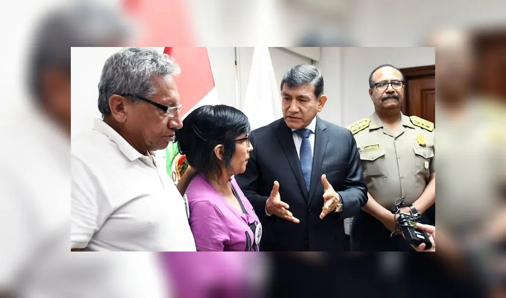 En la reunión también participó la ministra de la Mujer, Gloria Montenegro. En la reunión también participó la ministra de la Mujer, Gloria Montenegro.