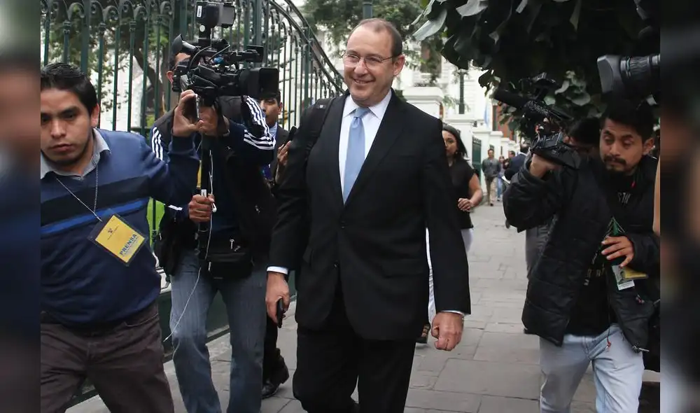 Chlimper dice oponerse a intento político de vacancia