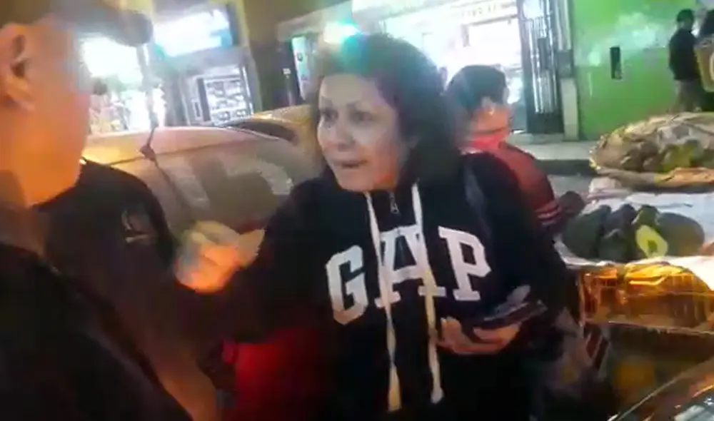 “Háblame castellano bien, porque seguro eres más serrano que yo”, es una de las frases que se escucha decir a la fémina. “Háblame castellano bien, porque seguro eres más serrano que yo”, es una de las frases que se escucha decir a la fémina.