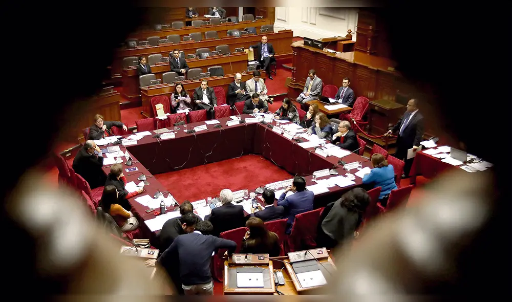 Constitución. Legisladores acordaron que los candidatos a regidores y consejeros también se elijan por elecciones internas.