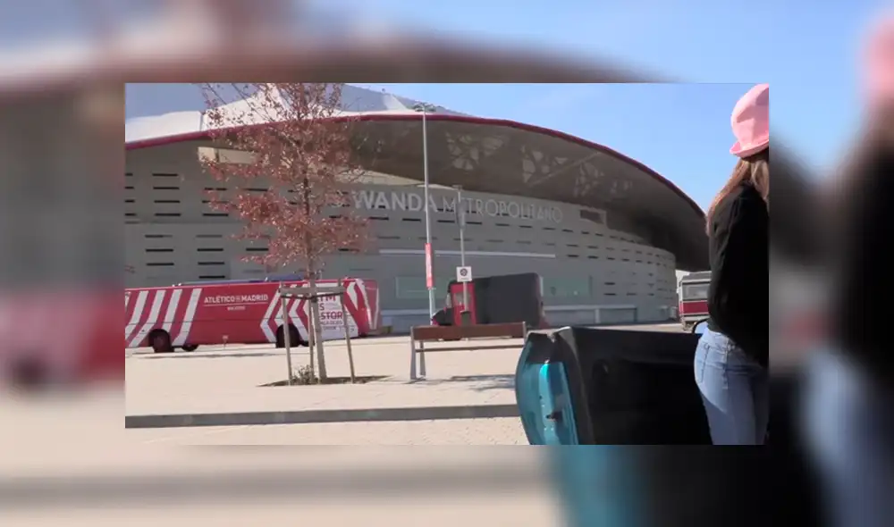 Graban película para adultos en el estadio del Atlético de Madrid e hinchas enfurecen [VIDEO]