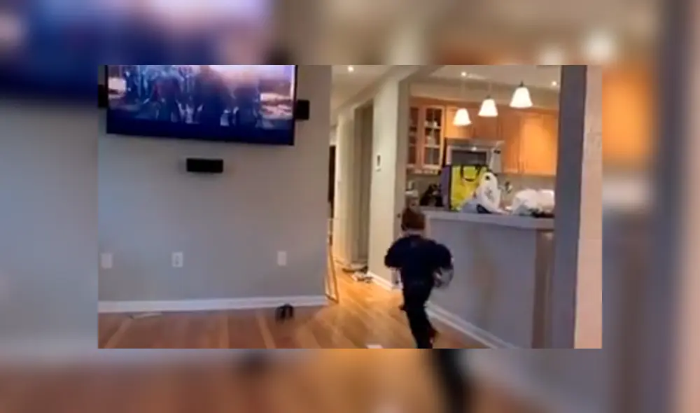 Desliza las imágenes para ver la peculiar escena que protagonizó este pequeño fan de Avengers. Fotocapturas: Nación Marvel/Facebook Desliza las imágenes para ver la peculiar escena que protagonizó este pequeño fan de Avengers. Fotocapturas: Nación Marvel/Facebook