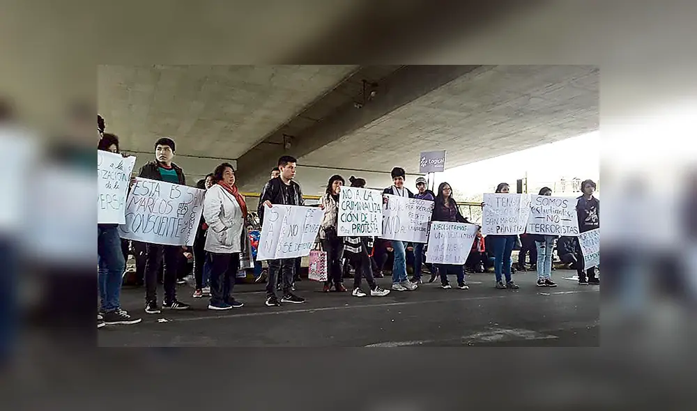 Diálogo. Estudiantes piden que se les informe sobre proyecto. Rector precisa que sí lo hizo. Diálogo. Estudiantes piden que se les informe sobre proyecto. Rector precisa que sí lo hizo.