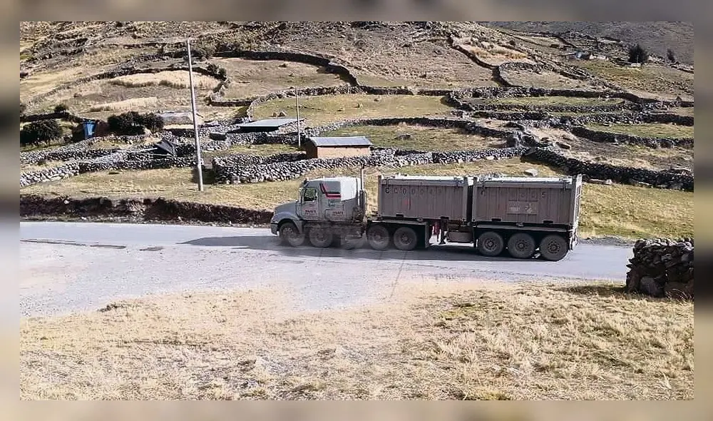 derecho de paso. Entre demandas de comunidades, está el pago de servidumbre y compra de predios por vía donde pasan vehículos pesados de las mineras. derecho de paso. Entre demandas de comunidades, está el pago de servidumbre y compra de predios por vía donde pasan vehículos pesados de las mineras.