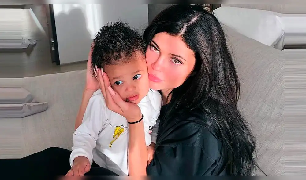 Kylie Jenner enseña a su hija Stormi de dos años la importancia de la paciencia en tierno reto en Instagram