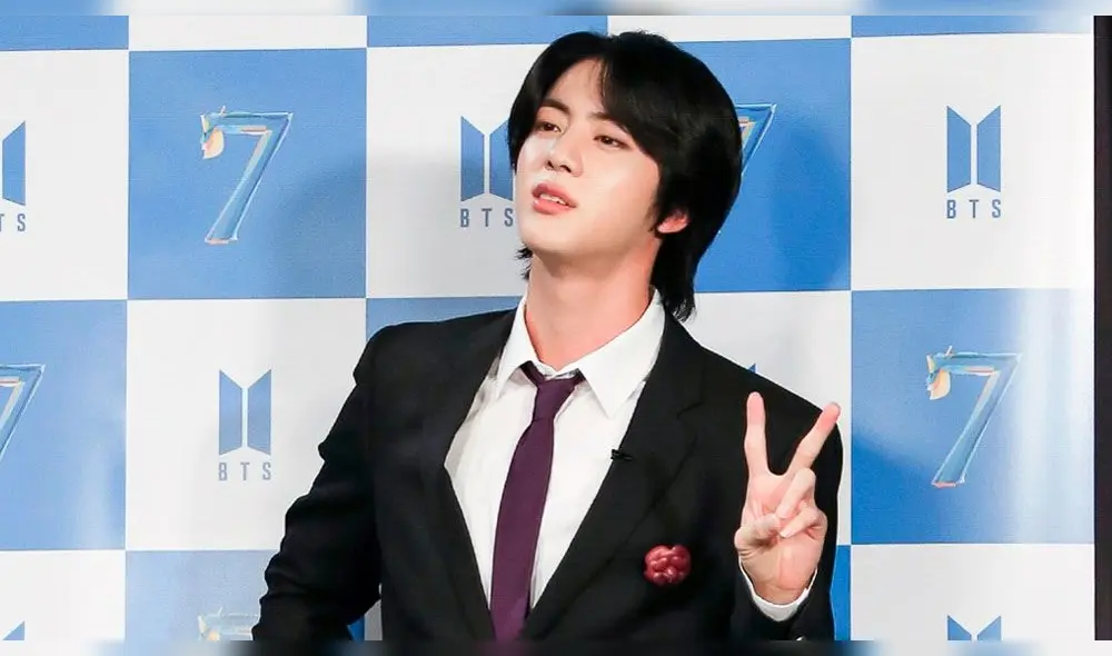 Desliza para ver más fotos de Jin de BTS. Créditos: Big Hit Entertainment