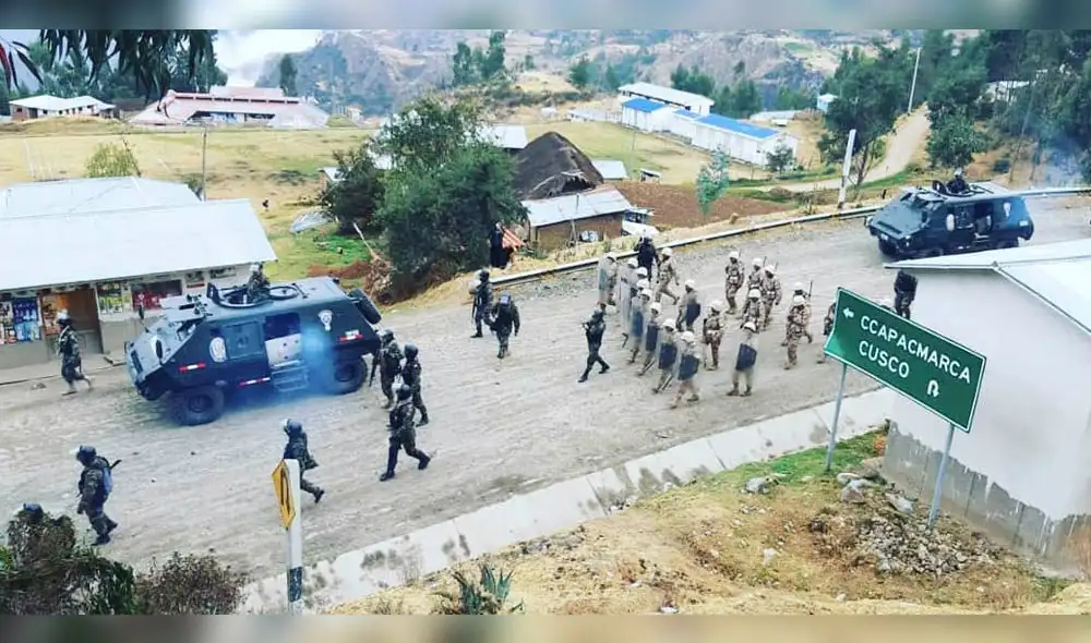 Cusco: Policía y FF.AA. inician el desbloqueo del Corredor Minero del Sur Cusco: Policía y FF.AA. inician el desbloqueo del Corredor Minero del Sur