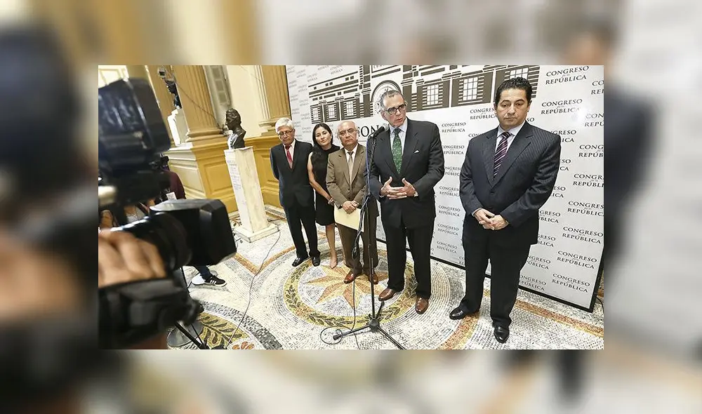 Heresi alista retorno a bancada PpK por pedido de su partido