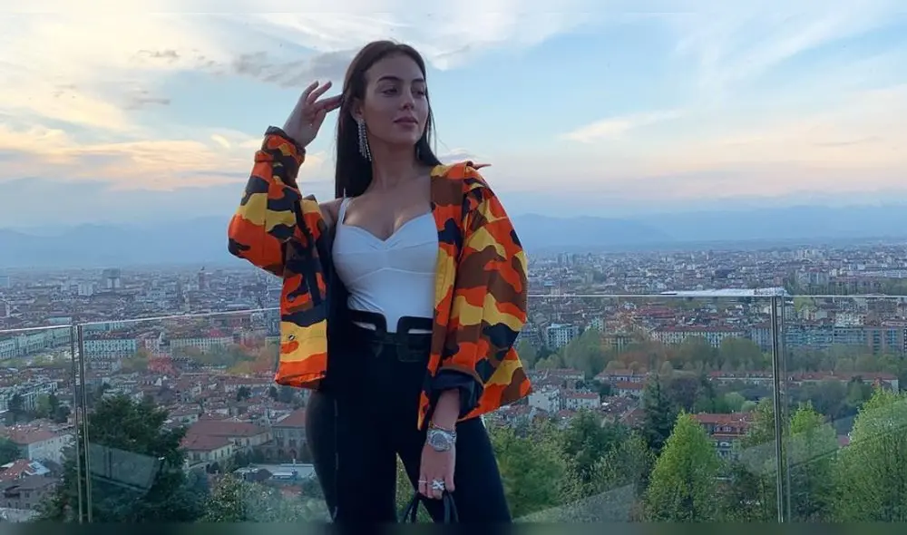 Georgina Rodriguez sorprende con gesto obsceno tras ser captada por paparazzi