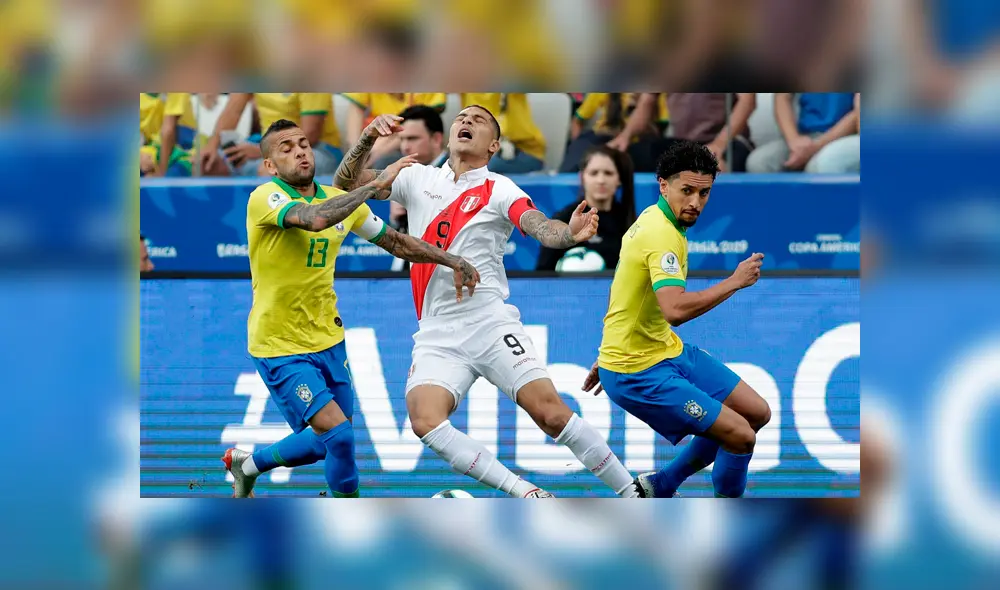 Perú vs Chile: Dani Alves envía polémico tuit y periodista peruano le responde. Perú vs Chile: Dani Alves envía polémico tuit y periodista peruano le responde.