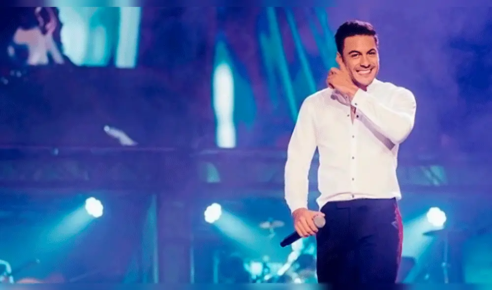 Carlos Rivera sorprendió a fans con su primer desnudo en Instagram