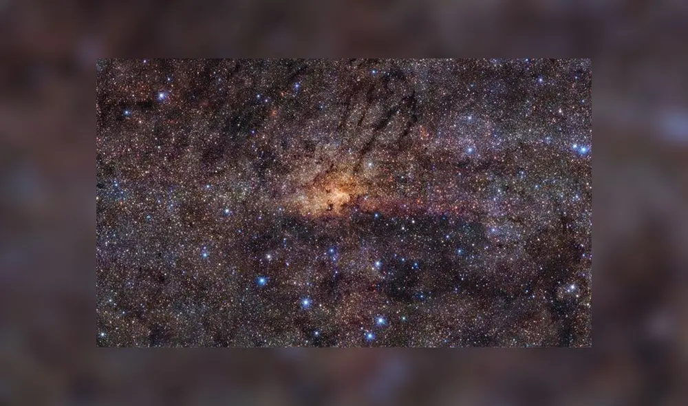 Los científicos descubrieron un violento historial de explosiones en el centro de la Vía Láctea, la zona que más brilla en nuestro cielo nocturno. Foto: ESO. Los científicos descubrieron un violento historial de explosiones en el centro de la Vía Láctea, la zona que más brilla en nuestro cielo nocturno. Foto: ESO.