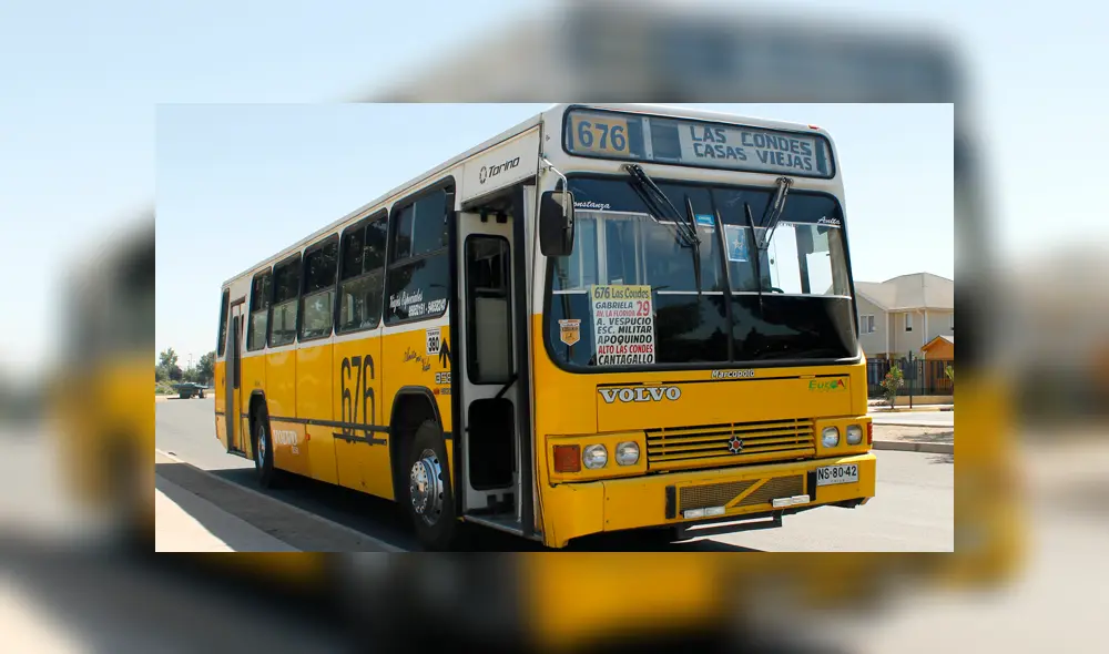 Las "micros amarillas" se dejaron ver en Santiago luego de mucho tiempo. Las "micros amarillas" se dejaron ver en Santiago luego de mucho tiempo.