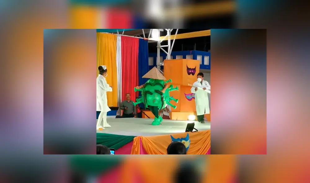 Vía Facebook. Un niño se disfrazó del 'coronavirus' en una actuación para crear conciencia sobre el virus.