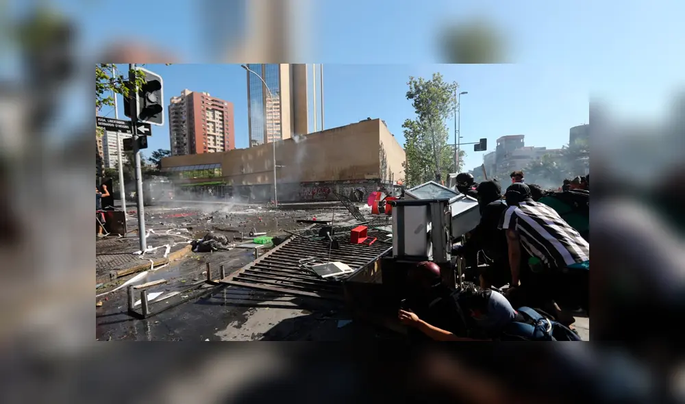 Las fotos que muestran la violencia y caos que impera en Chile. Fotos: Jorge Cerdán. Las fotos que muestran la violencia y caos que impera en Chile. Fotos: Jorge Cerdán.