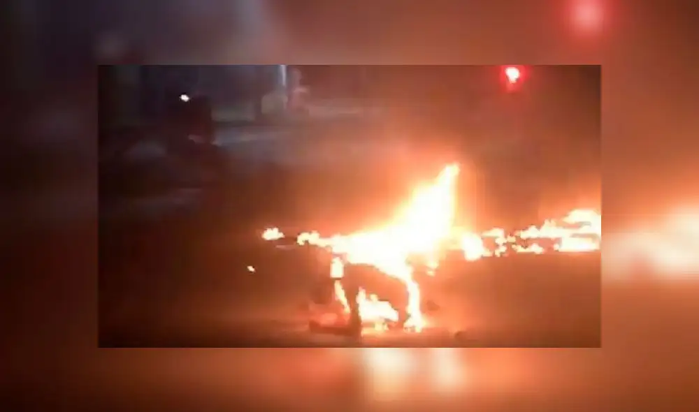 Queman vivos a dos delincuentes por haber asesinado a un taxista Queman vivos a dos delincuentes por haber asesinado a un taxista