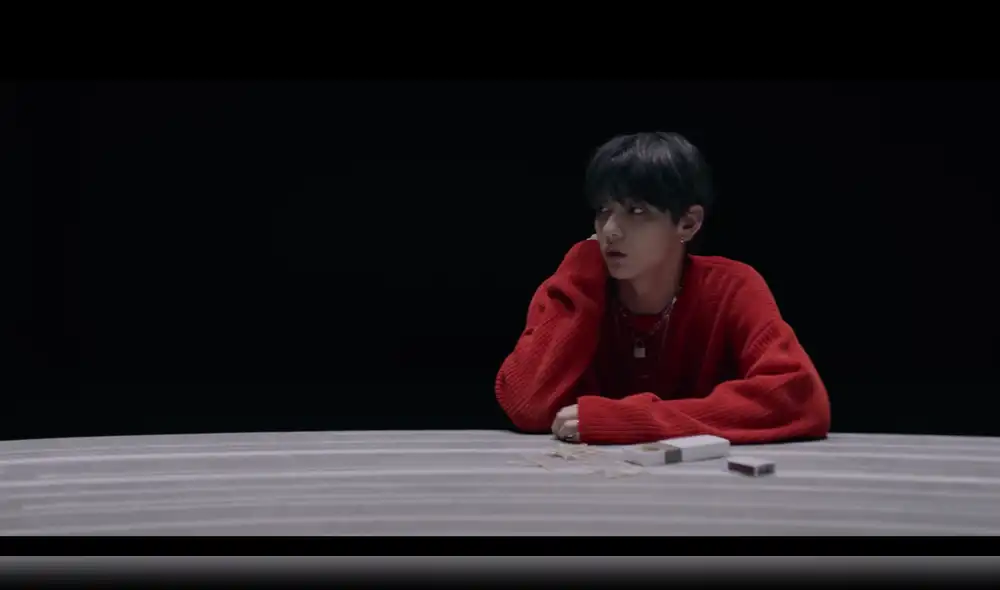 Desliza para ver más fotos de TXT. Desliza para ver más fotos de TXT.