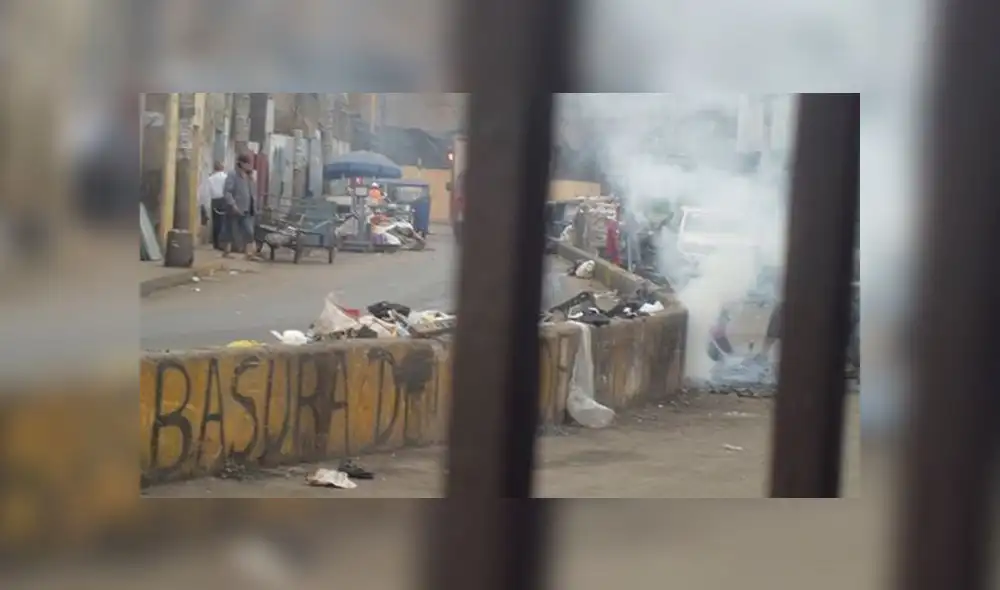 #YoDenuncio: chatarreros queman basura en calles de La Victoria #YoDenuncio: chatarreros queman basura en calles de La Victoria