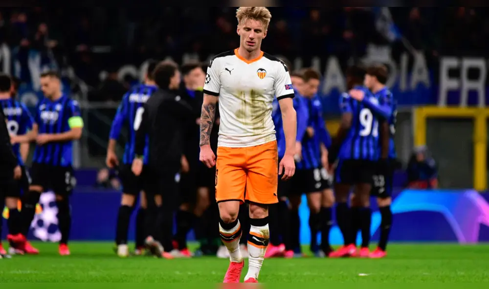Mateu fue a cubrir el duelo entre el Atalanta y Valencia en el San Siro. FOTO: EFE Mateu fue a cubrir el duelo entre el Atalanta y Valencia en el San Siro. FOTO: EFE