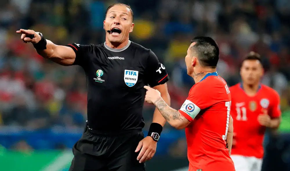 Charles Aránguiz había anotado el 1-0 en el Chile vs Colombia por Copa América 2019, pero el VAR se lo anuló. | Foto: EFE