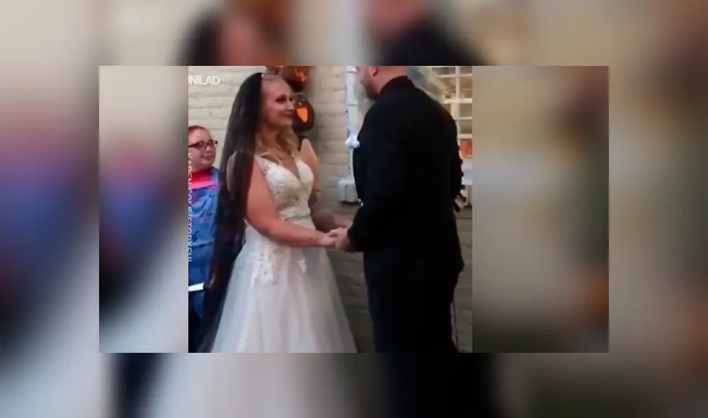 Los invitados asistieron a la ceremonia disfrazados de populares personajes del cine de terror. Video es viral en YouTube. Los invitados asistieron a la ceremonia disfrazados de populares personajes del cine de terror. Video es viral en YouTube.