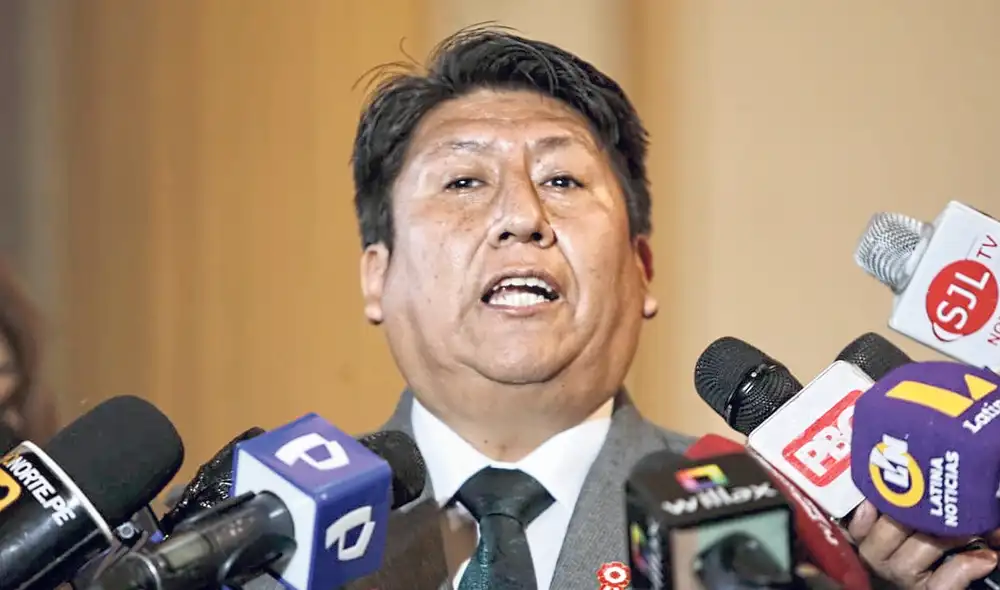 No cede. Waldemar Cerrón defendió la postura de Perú Libre. “Eso es el cuento de la mujer”. Foto: Antonio Melgarejo/La República